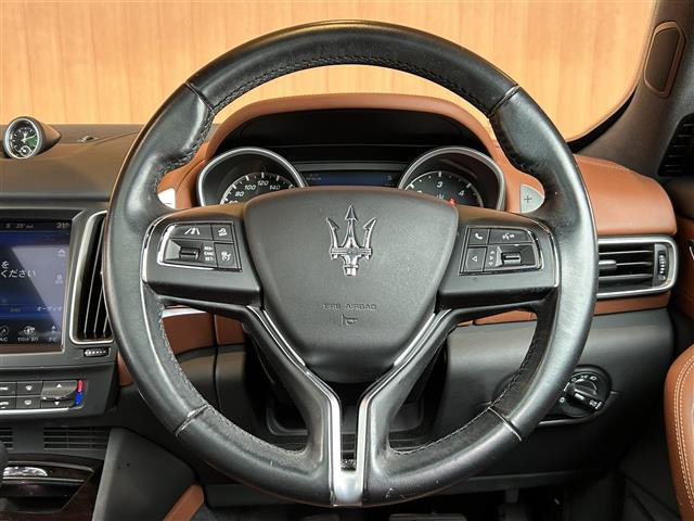 レヴァンテ3.0 4WD