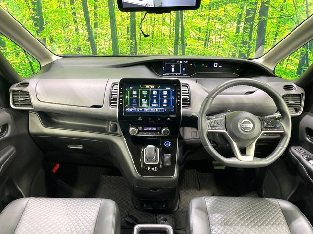 セレナ1.2 e-POWER ハイウェイスターV