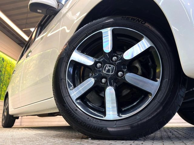�y����14�C���`�A���~�z�C�[���z�O�ςɃ}�b�`���������A���~�z�C�[���𑕒����Ă���܂��B�e��ЊO�A���~�z�C�[����A�X�^�b�h���X�^�C�����戵�����Ă���܂��B���񂲑��k����������