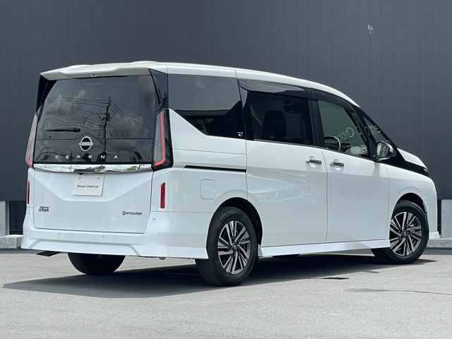 セレナ1.4 e-POWER ハイウェイスターV