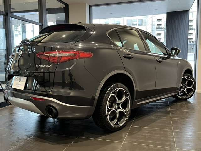 ステルヴィオ2.2 ターボ ディーゼル Q4 Ti 4WD