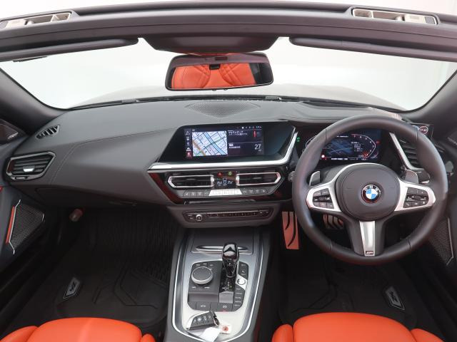 Z4M40i