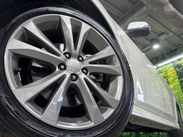 �y����17�C���`�A���~�z�C�[���z�O�ςɃ}�b�`���������A���~�z�C�[���𑕒����Ă���܂��B�e��ЊO�A���~�z�C�[����A�X�^�b�h���X�^�C�����戵�����Ă���܂��B���񂲑��k����������