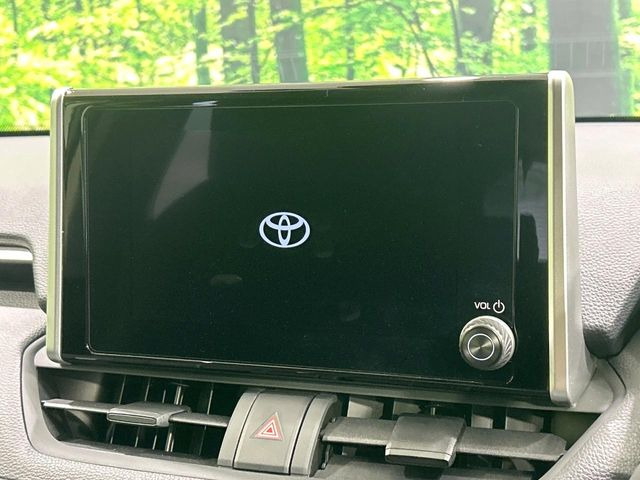 �y8�C���` �f�B�X�v���C�I�[�f�B�I�z���ʂ̃f�B�X�v���C��AppleCarPlay��AndroidAuto�����p�\�B�傫�ȉ�ʂŃX�}�z�i�r�A�v���������p���������܂���
