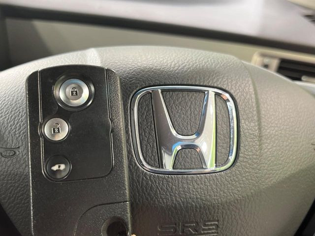 �yHonda�X�}�[�g�L�[�z�J�o����|�P�b�g�ɓ��ꂽ�܂܂ł��h�A�̎{���E�������\�ȃX�}�[�g�L�[�𑕔��B�G���W���̃I���E�I�t�����J�M�����o���K�v����������Ƃ��Ă��֗��ł���