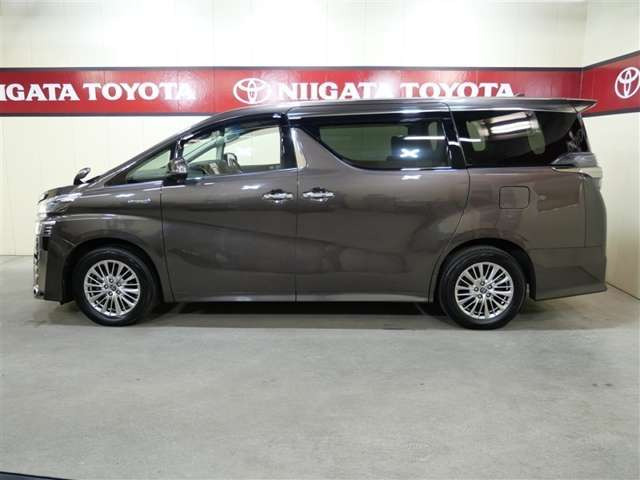 ヴェルファイアハイブリッド 2.5 ZR E-Four 4WD