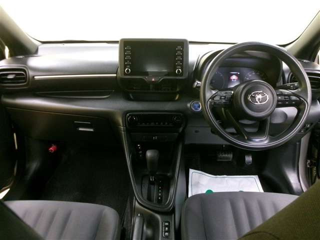 ヤリス1.5 ハイブリッド X E-Four 4WD