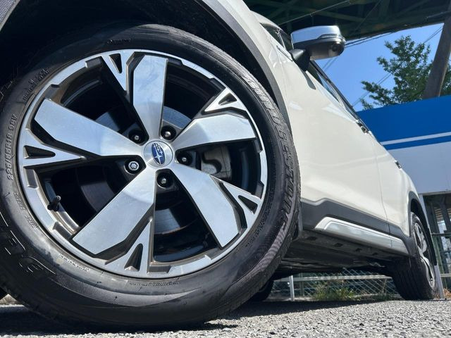 �y����18�C���`�A���~�z�C�[���z�O�ςɃ}�b�`���������A���~�z�C�[���𑕒����Ă���܂��B�e��ЊO�A���~�z�C�[����A�X�^�b�h���X�^�C�����戵�����Ă���܂��B���񂲑��k����������