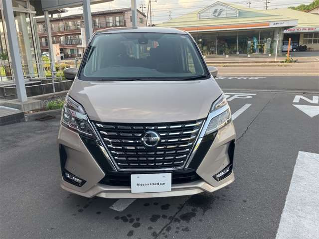 セレナ2.0 ハイウェイスターV 4WD