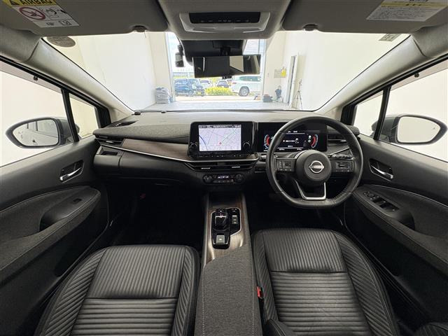 ノートオーラ1.2 G FOUR レザーエディション 4WD