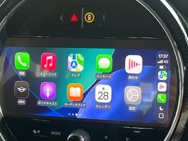 ��Apple Car Play:�X�}�z�Ƃ̗L���ڑ��ŁA�i�r�E�I�[�f�B�I�Đ��ȂǃX�}�z�̃A�v���@�\����ʂł��g����֗��@�\�ł�!