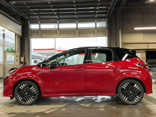 ノートオーラ1.2 G FOUR レザーエディション 4WD