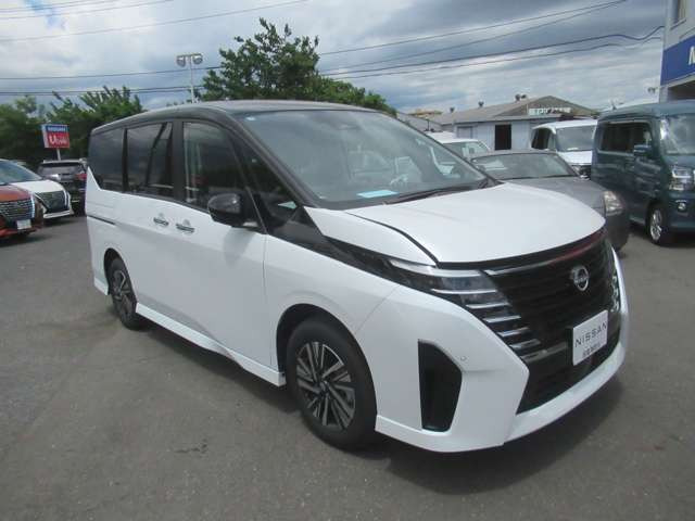 セレナ1.4 e-POWER ハイウェイスターV
