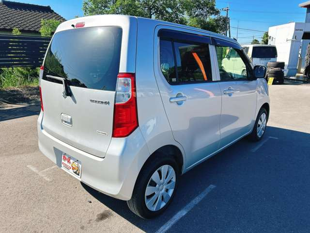 お客様のご予算帯に合わせたお車を常時100台以上取り揃えています!当社のスタッフがお客様のお車選びをしっかりサポートしご提案させていただきます!
