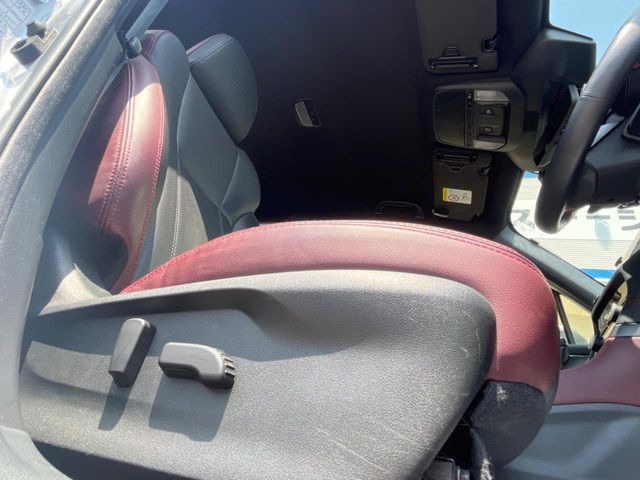�y�p���[�V�[�g�z�X�C�b�`��ŊȒP�ɃV�[�g�̔��������\!�d��������͂�����܂���!���K�ȃV�[�g�|�W�V�����ɃZ�b�g���āA���K�ȃh���C�u�����y���݂��������B
