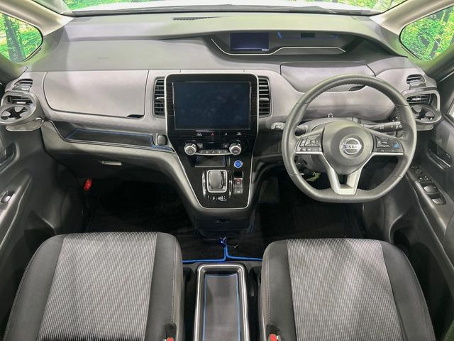 セレナ1.2 e-POWER ハイウェイスターV