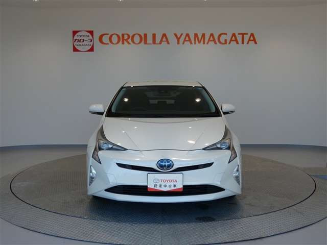 プリウス1.8 S セーフティ プラス E-Four 4WD