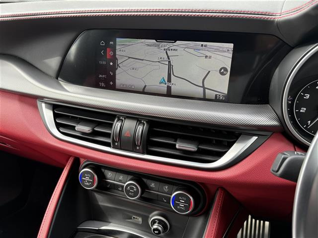 ステルヴィオ2.0 ターボ Q4 スポーツパッケージ 4WD