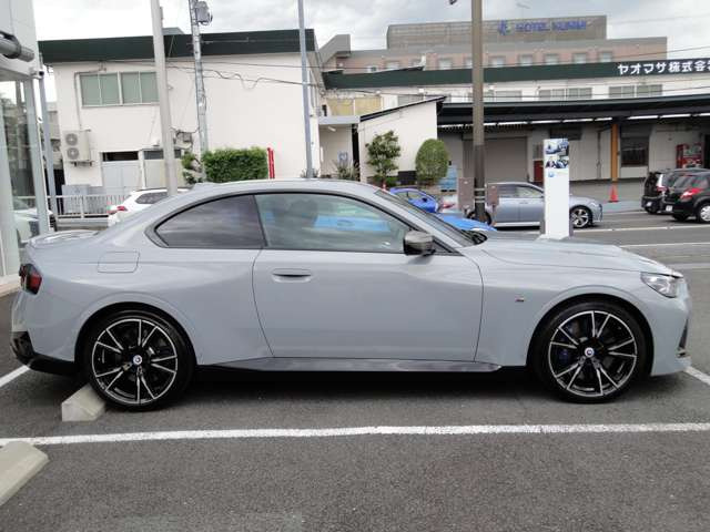 2シリーズクーペM240i xドライブ 4WD