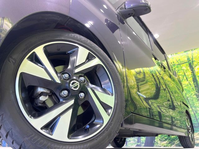 �y����15�C���`�A���~�z�C�[���z�O�ςɃ}�b�`���������A���~�z�C�[���𑕒����Ă���܂��B�e��ЊO�A���~�z�C�[����A�X�^�b�h���X�^�C�����戵�����Ă���܂��B���񂲑��k����������