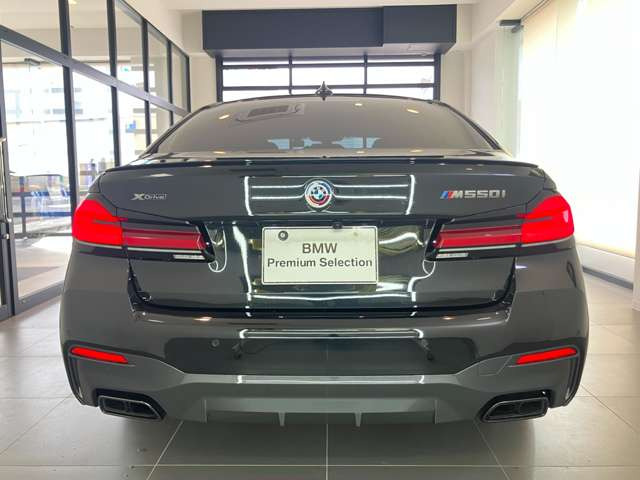 5シリーズセダンM550i xドライブ 4WD