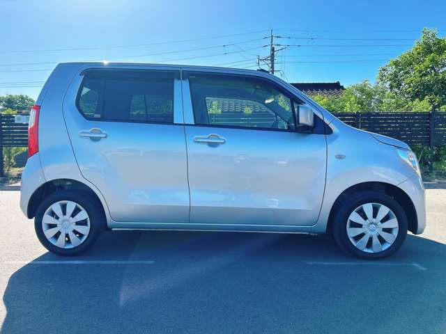 お客様のご予算帯に合わせたお車を常時100台以上取り揃えています!当社のスタッフがお客様のお車選びをしっかりサポートしご提案させていただきます!