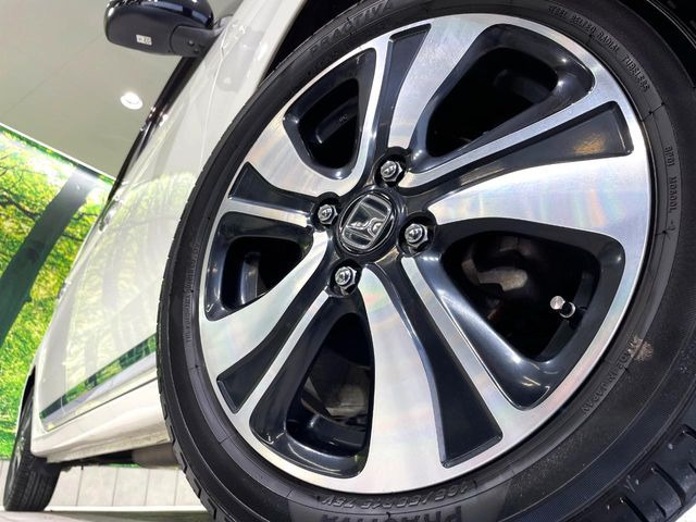�y����15�C���`�A���~�z�C�[���z�O�ςɃ}�b�`���������A���~�z�C�[���𑕒����Ă���܂��B�e��ЊO�A���~�z�C�[����A�X�^�b�h���X�^�C�����戵�����Ă���܂��B���񂲑��k����������