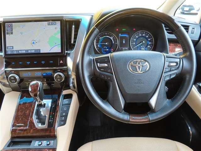 ヴェルファイアハイブリッド 2.5 V E-Four 4WD