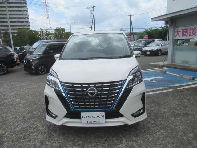 セレナ1.2 e-POWER ハイウェイスターV