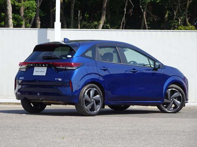 ノートオーラ1.2 G FOUR レザーエディション 4WD