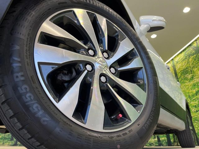 �y����17�C���`�A���~�z�C�[���z�O�ςɃ}�b�`���������A���~�z�C�[���𑕒����Ă���܂��B�e��ЊO�A���~�z�C�[����A�X�^�b�h���X�^�C�����戵�����Ă���܂��B���񂲑��k����������
