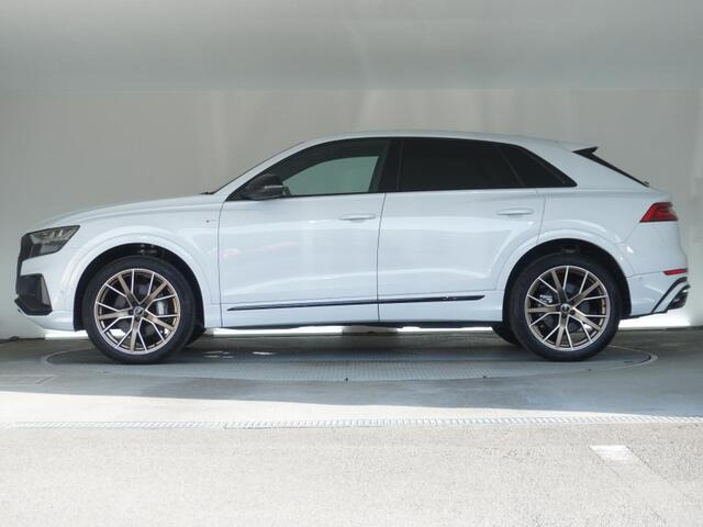 Q8ブロンズ エディション ディーゼル 4WD