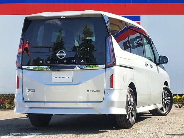 セレナ1.4 e-POWER ハイウェイスターV