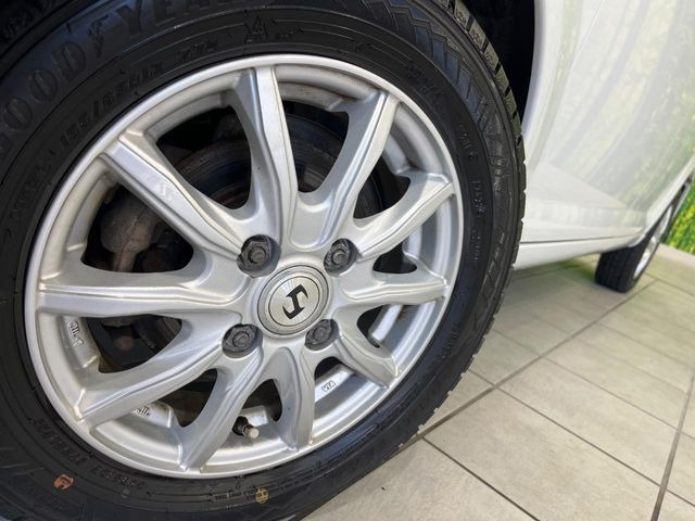 �y13�C���`�A���~�z�C�[���z�O�ςɃ}�b�`�����A���~�z�C�[���𑕒����Ă���܂��B�e��A���~�z�C�[����A�X�^�b�h���X�^�C�����戵�����Ă���܂��B���񂲑��k����������