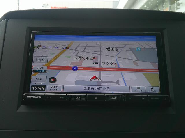 メモリーナビ装備で、知らない場所もあっという間に検索♪ちょっとしたお出かけや旅行もこれでバッチリですね