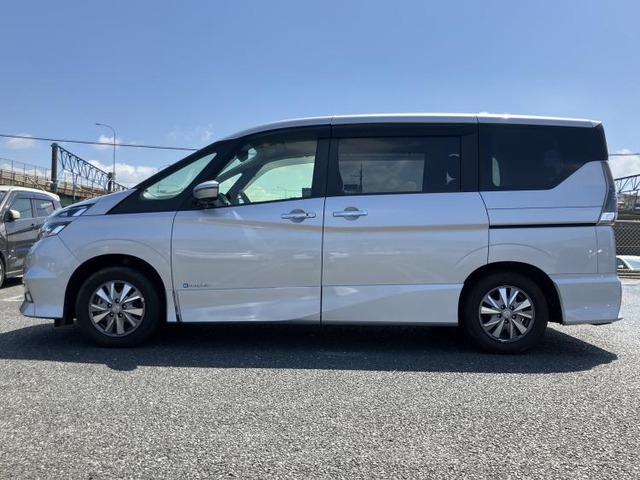 セレナ1.2 e-POWER ハイウェイスターV
