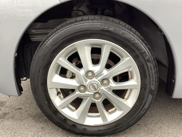 �y�����A���~�z�C�[���z�O�ςɃ}�b�`���������A���~�z�C�[���𑕒����Ă���܂��B�e��ЊO�A���~�z�C�[����A�X�^�b�h���X�^�C�����戵�����Ă���܂��B���񂲑��k����������