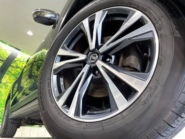 �y����18�C���`�A���~�z�C�[���z�O�ςɃ}�b�`���������A���~�z�C�[���𑕒����Ă���܂��B�e��ЊO�A���~�z�C�[����A�X�^�b�h���X�^�C�����戵�����Ă���܂��B���񂲑��k����������