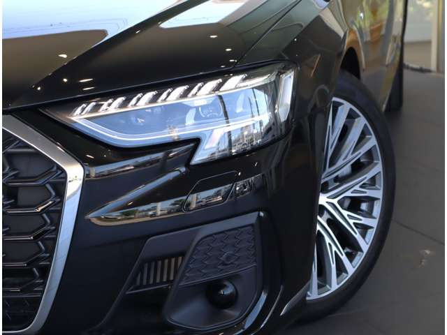 A8L 60 TFSI クワトロ Sラインパッケージ 4WD