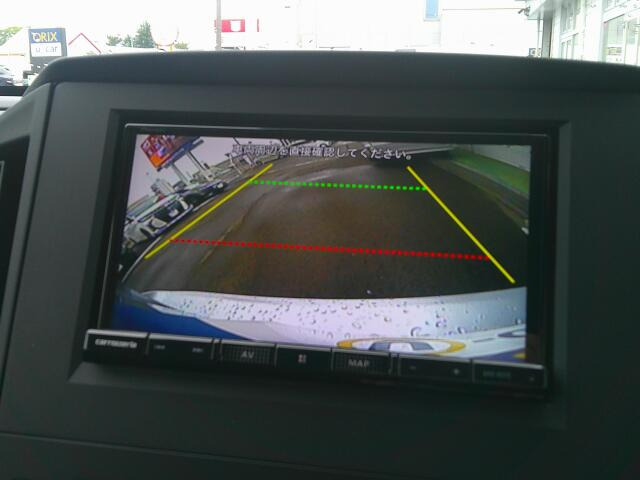 バックカメラを装備しております。駐車時に大変役立ちますよ♪運転が苦手な方の味方になってくれます。