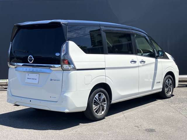 セレナ1.2 e-POWER XV