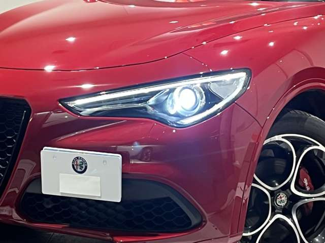 ステルヴィオ2.0 ターボ Q4 ヴェローチェ 4WD
