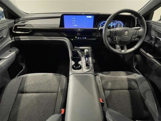 クラウンクロスオーバー2.5 G E-Four 4WD