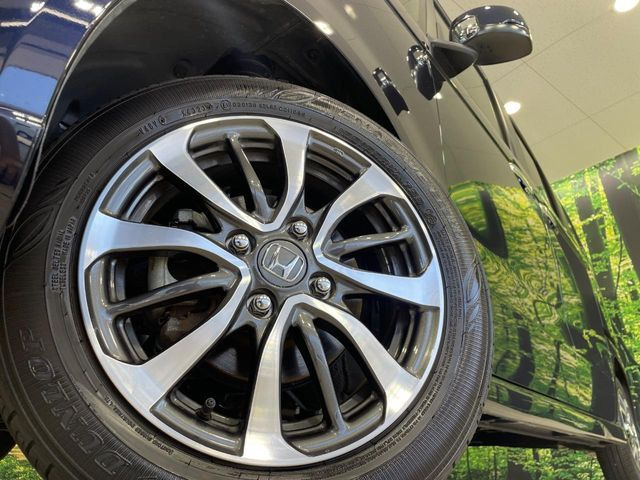 �y����14�C���`�A���~�z�C�[���z�O�ςɃ}�b�`���������A���~�z�C�[���𑕒����Ă���܂��B�e��ЊO�A���~�z�C�[����A�X�^�b�h���X�^�C�����戵�����Ă���܂��B���񂲑��k����������