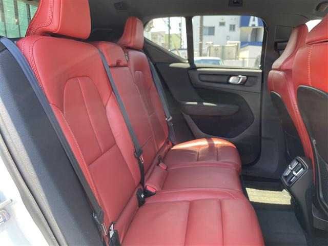 XC40T4 AWD インスクリプション 4WD