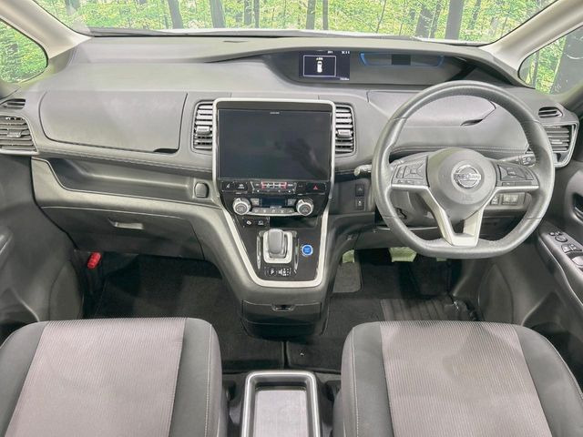 セレナ1.2 e-POWER ハイウェイスターV