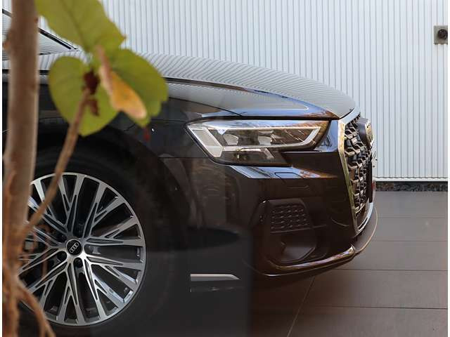 A8L 60 TFSI クワトロ Sラインパッケージ 4WD