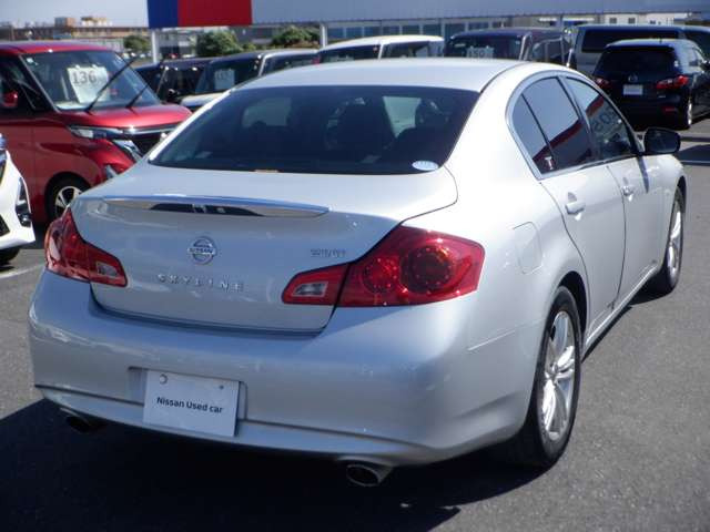 スカイライン2.5 250GT