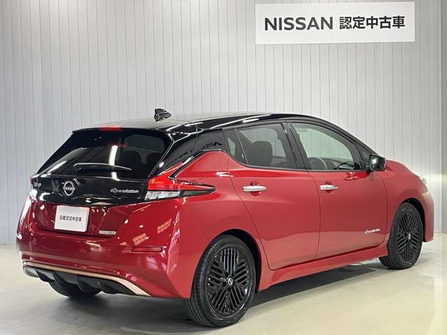 リーフX Vセレクション 90周年記念車