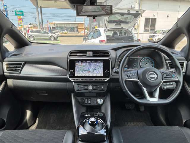 リーフX Vセレクション 90周年記念車